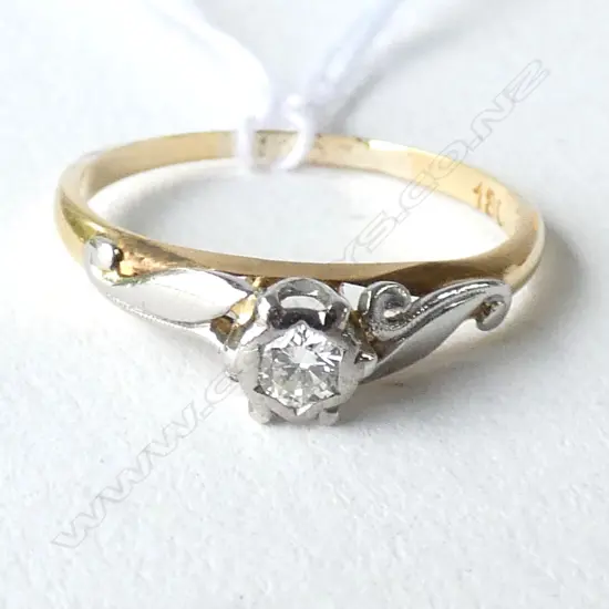 ESTATE PLATINUM & 18CT GOLD DIAMOND RING (VAL)