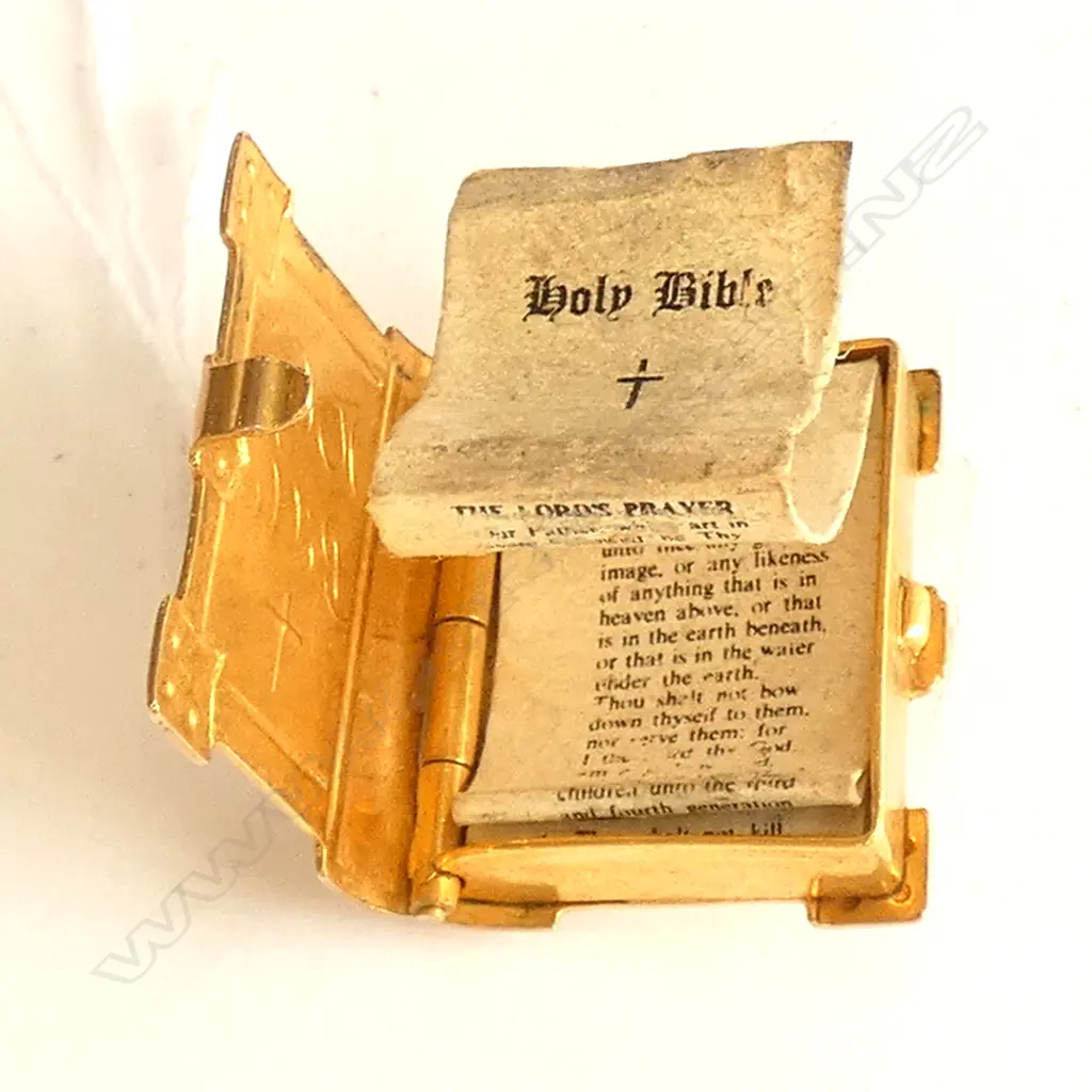 9CT GOLD  HOLY BIBLE OPENING CHARM 4.1gms Image 1++