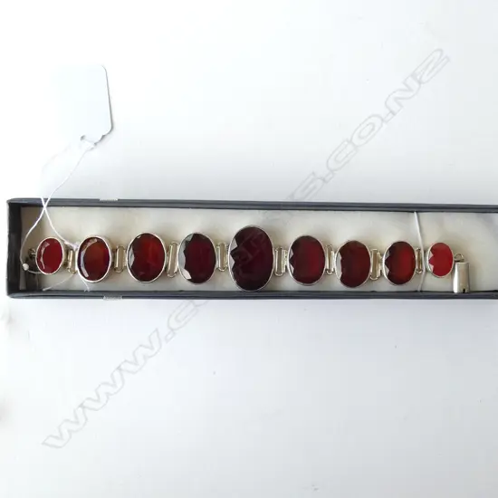SILVER  OVAL STONE CARNELIAN  BRACELET 19.5CM 