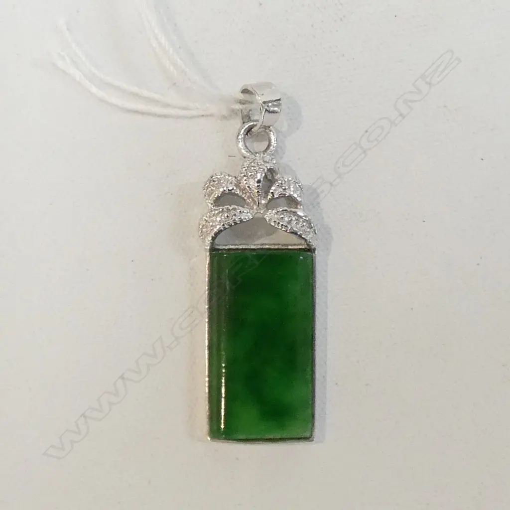 .925 SILVER PENDANT SET WITH JADE PANEL Image 1++