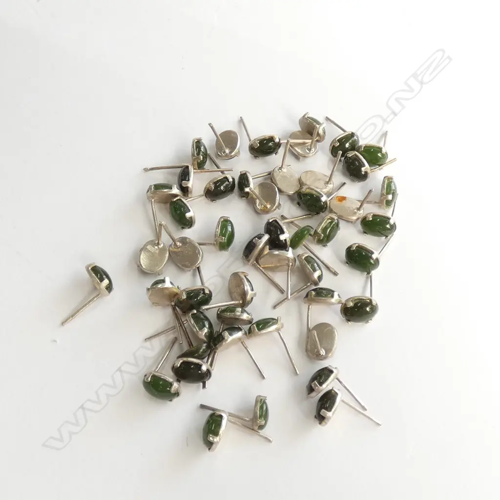 48 GREENSTONE? STUDS NO BACKING Image 1++