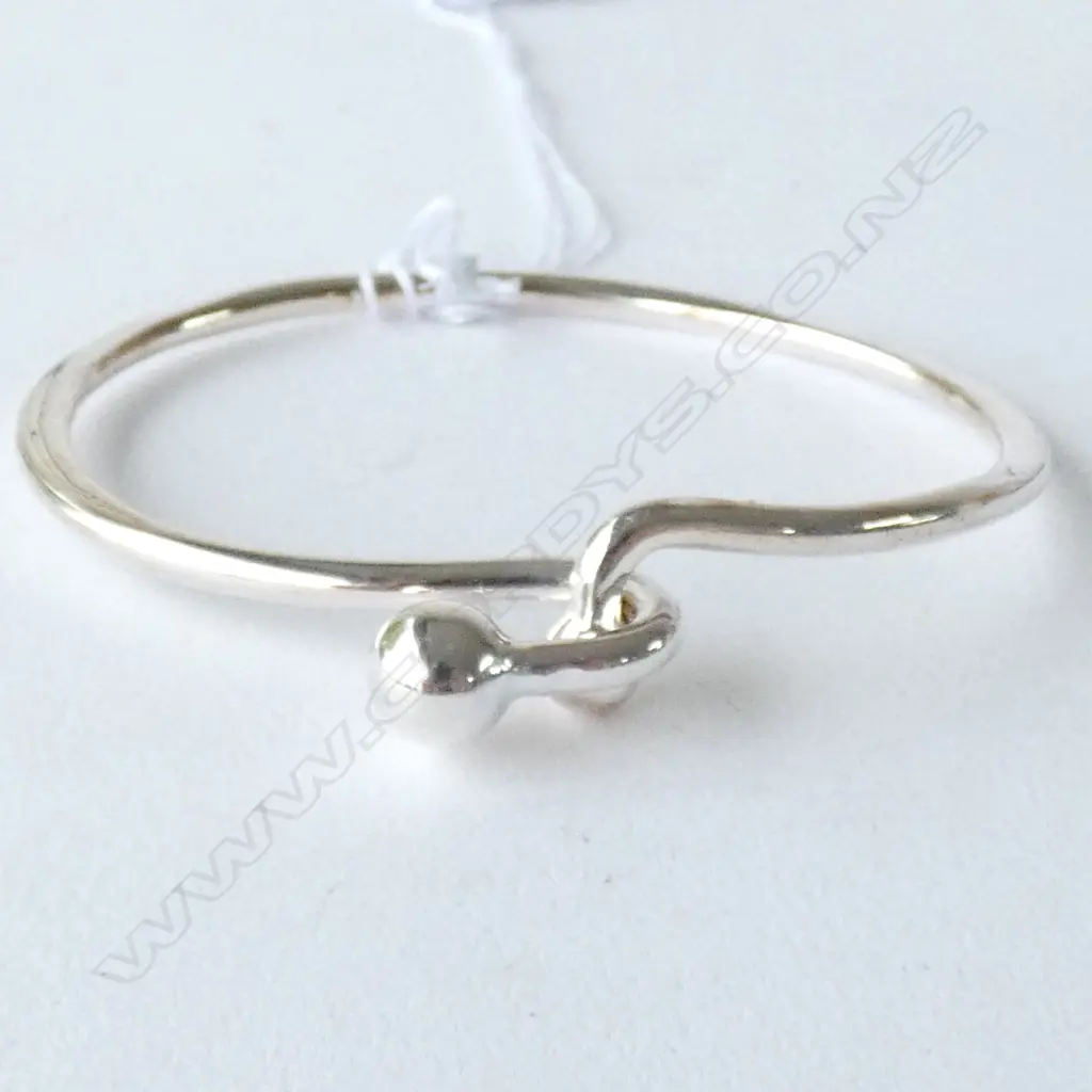 SILVER BANGLE BALL CROSS OVER FITTING 16GMS Image 1++