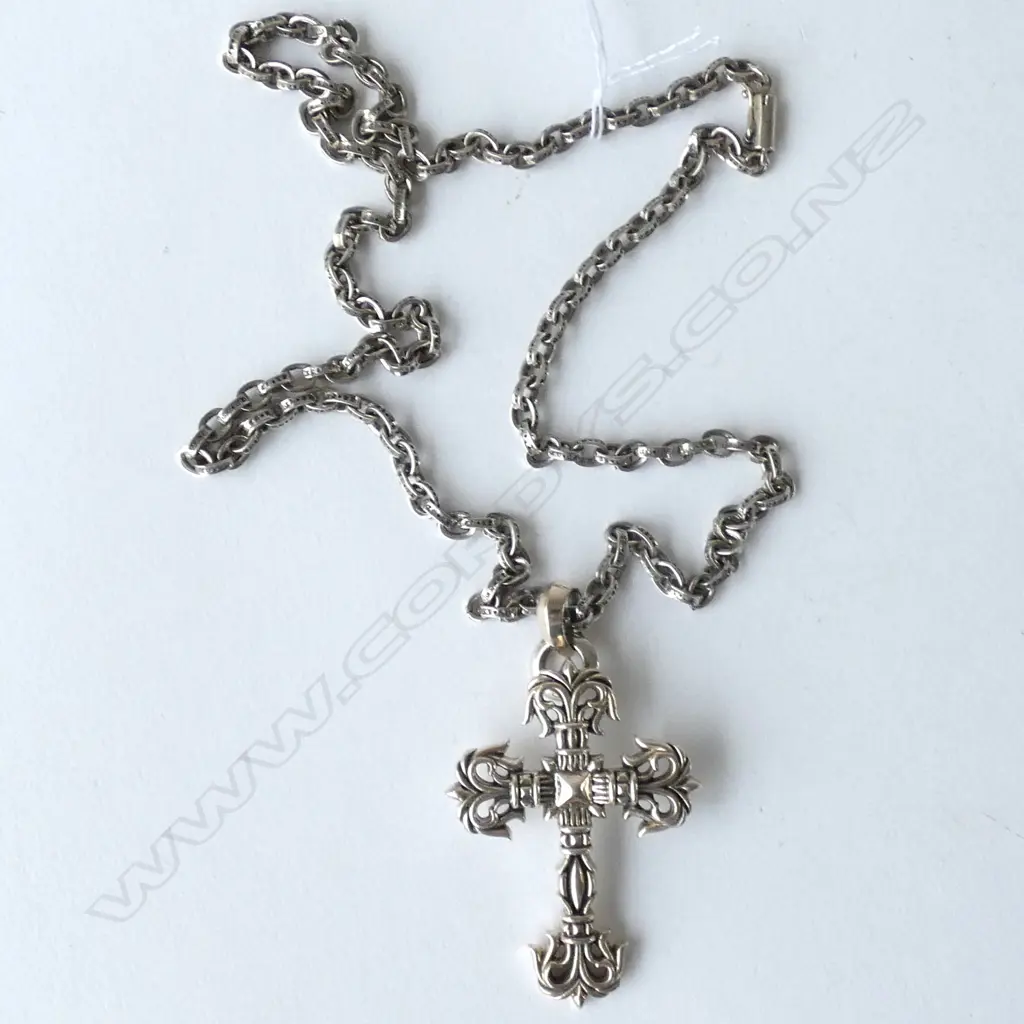 FANCY LGE SILVER CROSS ON CHAIN 71.6GMS Image 1++