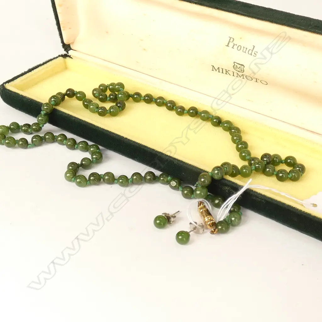 NECKLACE OF 82 NZ GREENSTONE BEADS WITH MATCHING STUDS Image 1++