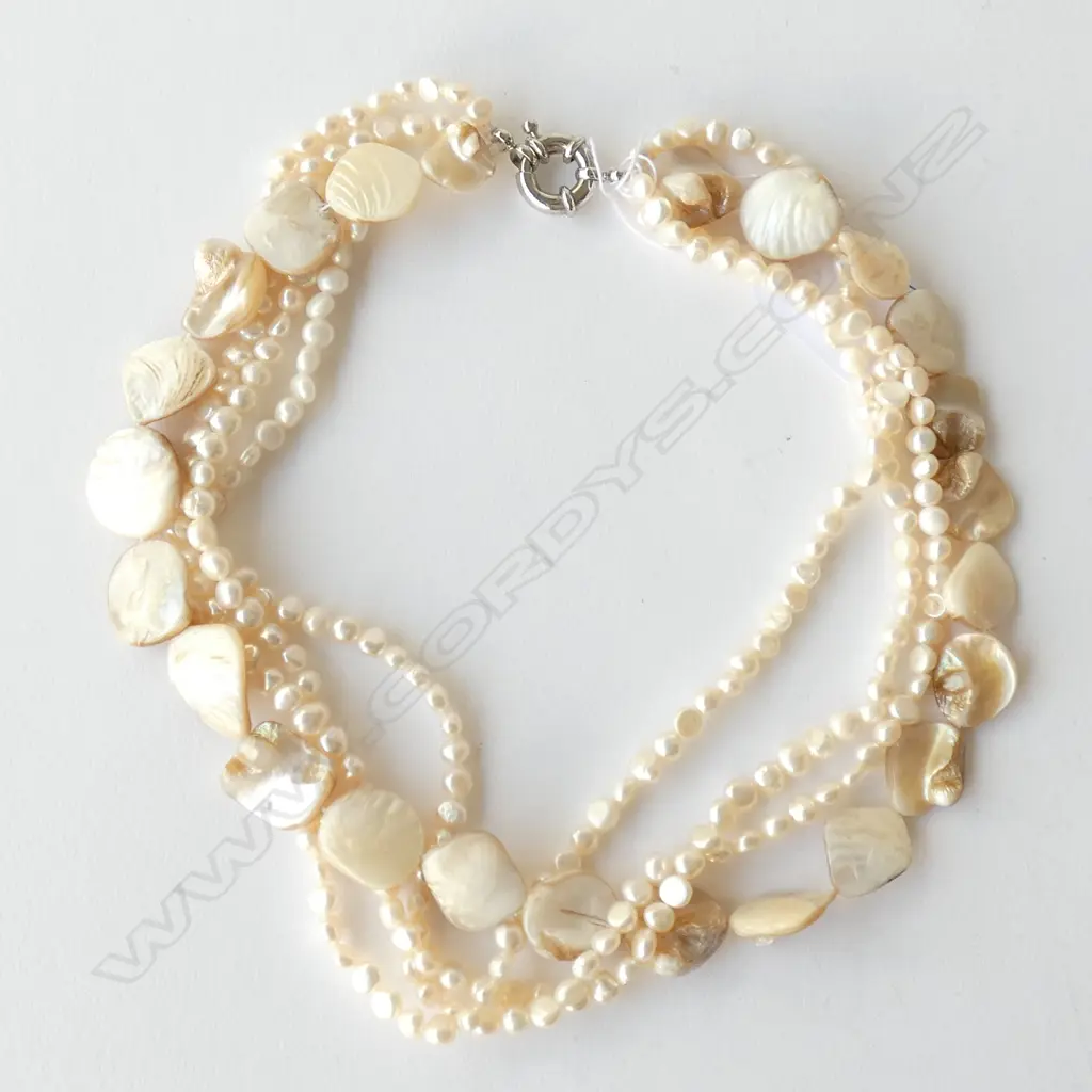 4 STRAND FRESH WATER PEARLS WITH LARGE BOLT RING 45CM Image 1++