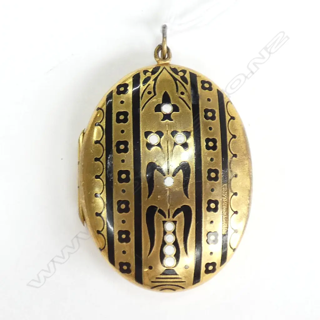 VICT. PINCH BECK LGE LOCKET ENAMELLED Image 1++
