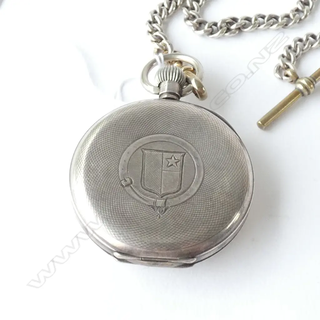 GENT'S SILVER POCKET WATCH AND CHAIN Image 1++
