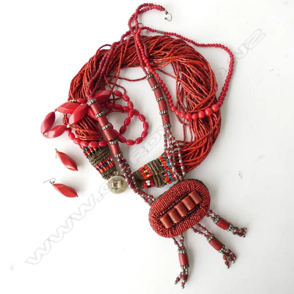 4 RED COSTUME NECKLANCES + PR EARRINGS Image 1++