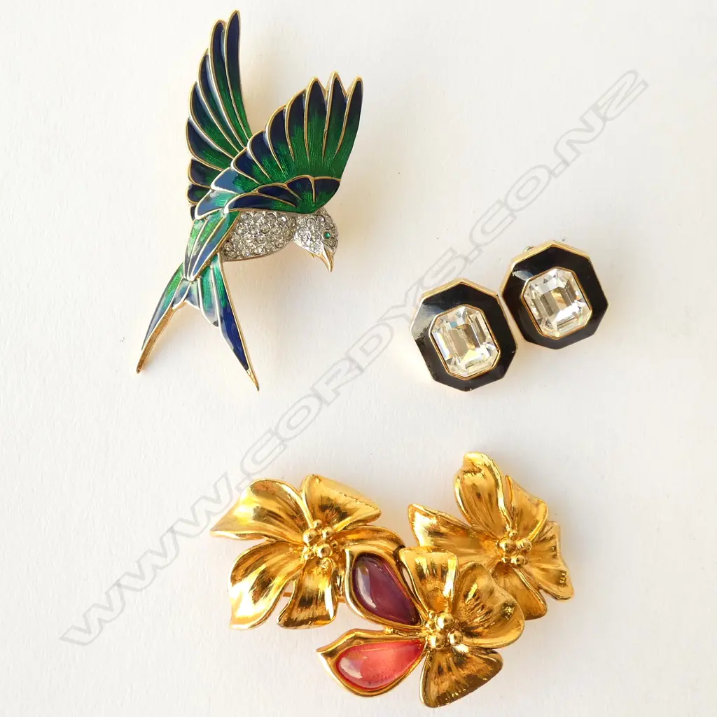 FRENCH DESIGNER FLOWER BROOCH (JEAN-LOUIS SCHERRER), ENAMEL & PASTE BIRD BROOCH & PAIR OF EARRINGS Image 1++
