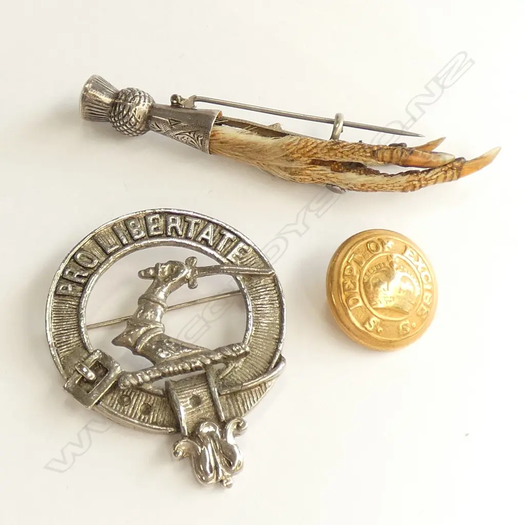 FALCON CLAW KILT CLASP, WALLACE CLAN GARTER BADGE + EXCISE BUTTON Image 1++