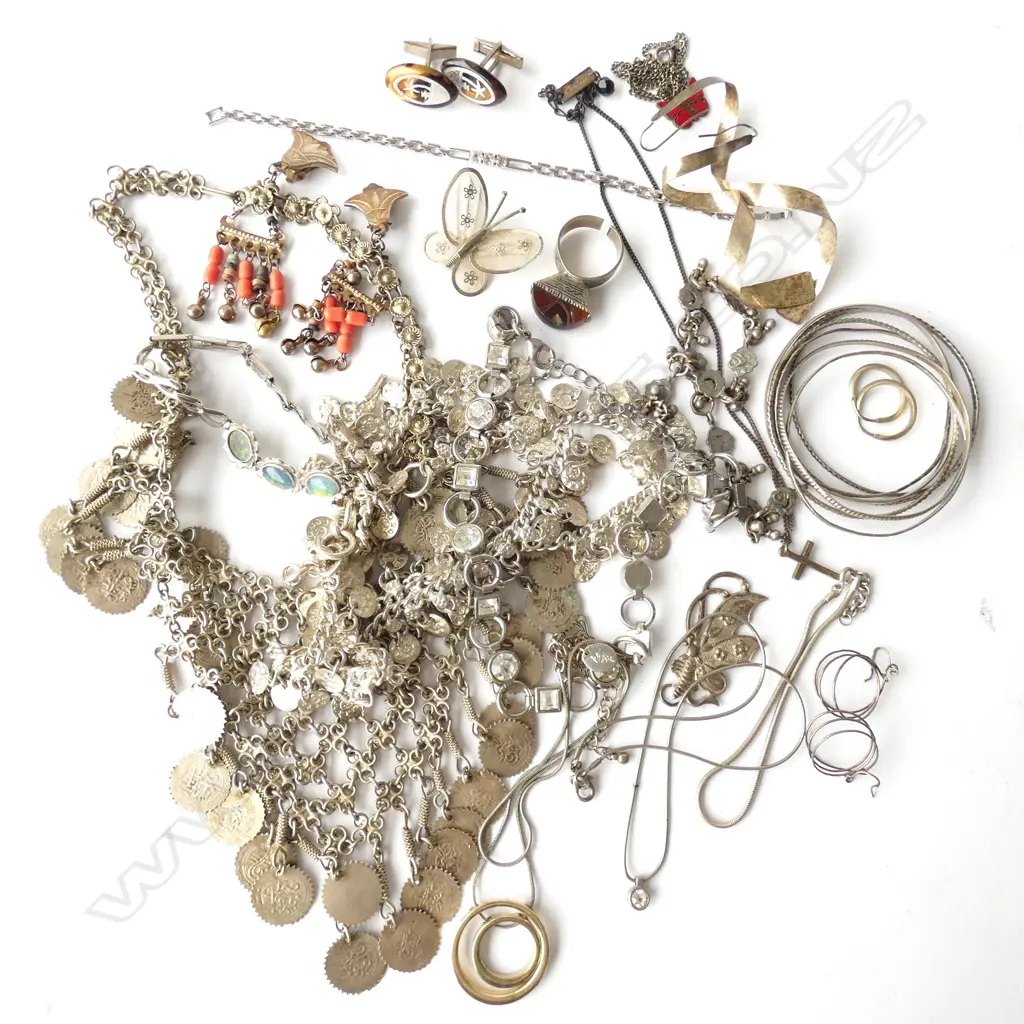 ASST STG SILVER AND SILVERTONE JEWELLERY Image 1++