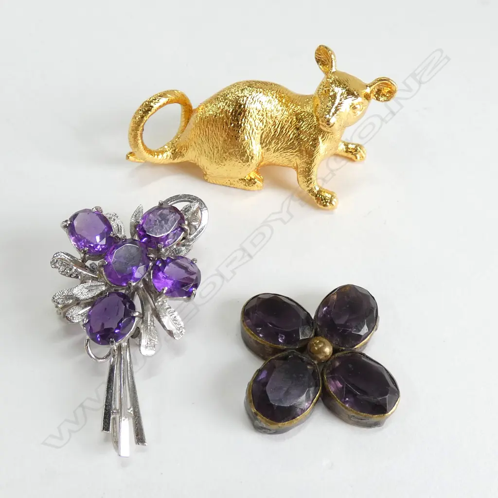 3 ITEMS; 2 VINTAGE BROOCHES & G/PLATED RAT Image 1++