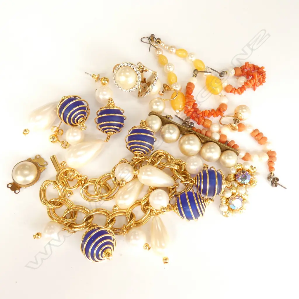 CORAL, GOLD AND PEARL EARRINGS ETC Image 1++