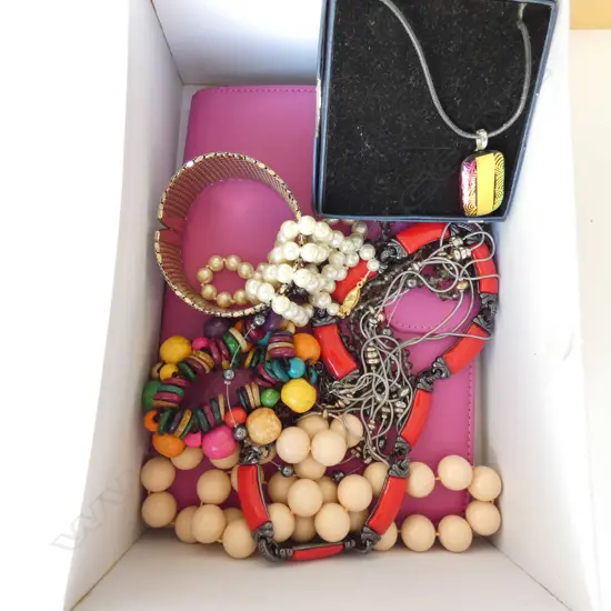 BOX OF ASST. NECKLACES/BRACELETS & TRAVEL POUCH FOR JEWELLERY