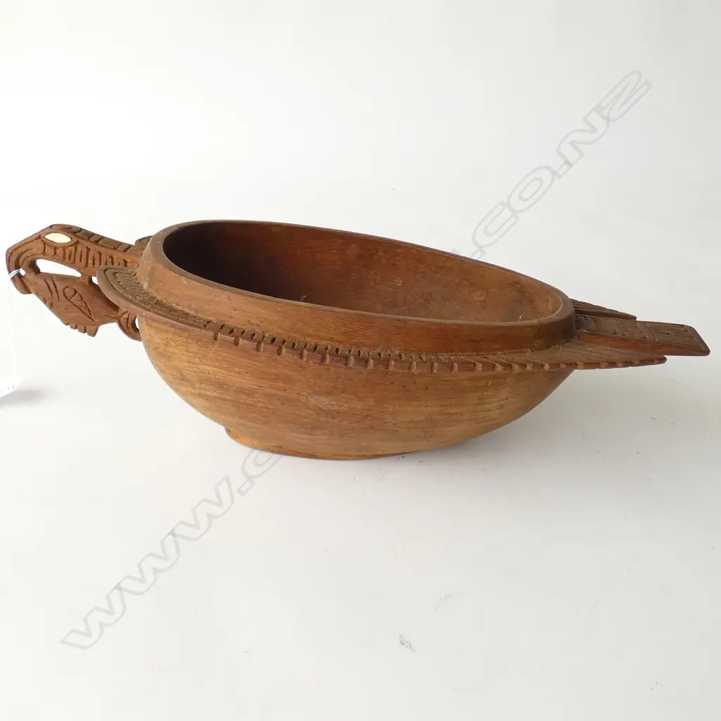 CARVED WOODEN PACIFIC ISLANDS TRIBAL BOWL L. 420MM  Image 1++