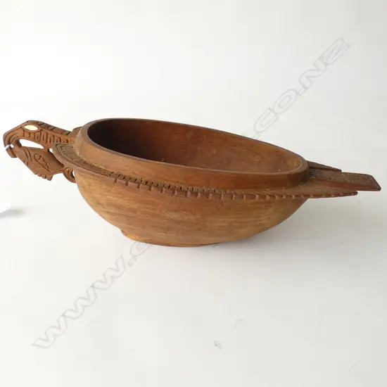 CARVED WOODEN PACIFIC ISLANDS TRIBAL BOWL L. 420MM 