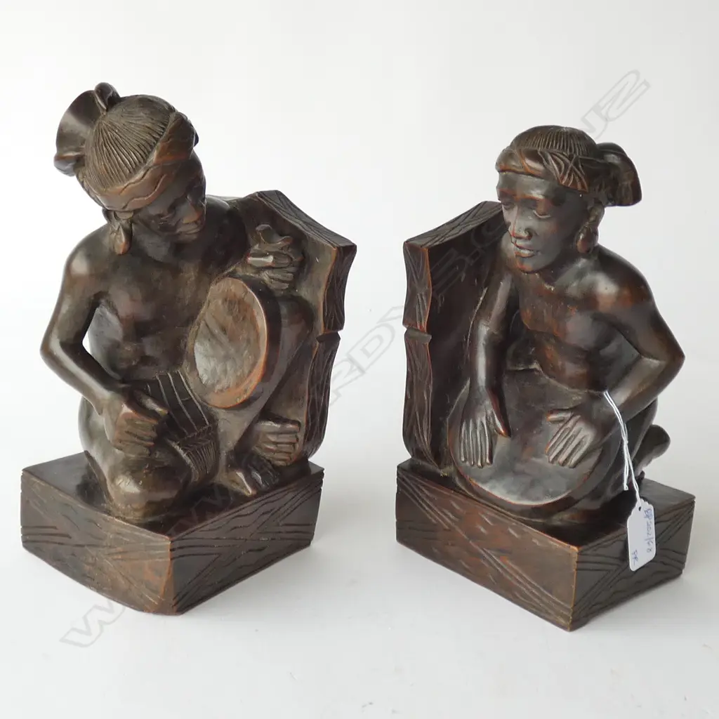PR CARVED WOODEN PHILIPINO BOOKENDS H. 250MM Image 1++
