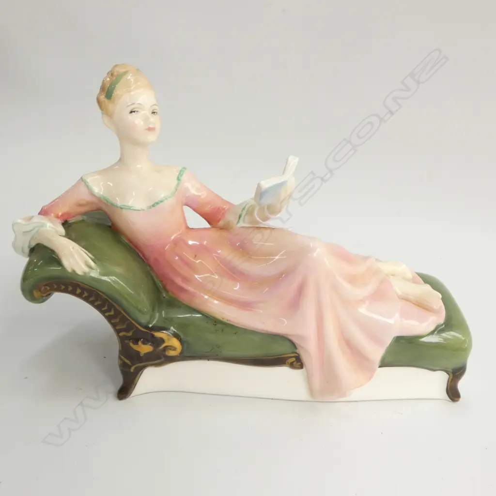 R/DOULTON FIGURE REPOSE Image 1++