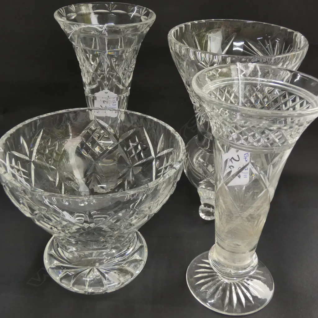 4 CRYSTAL VASES Image 1++