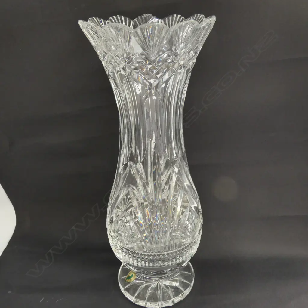LARGE CUT CRYSTAL VASE Image 1++