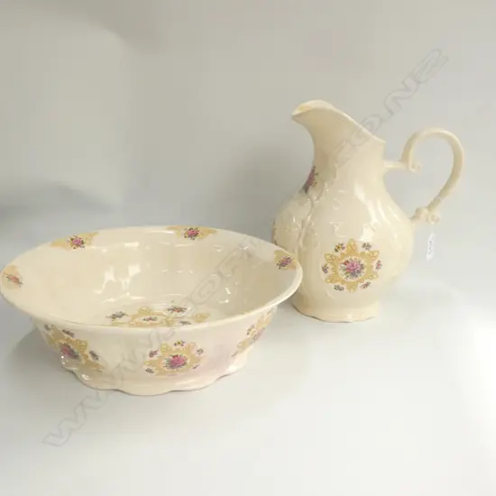 TITIAN POTTERY N.Z WASH BASIN + JUG