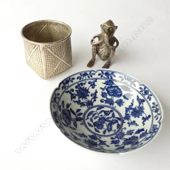 EP CHINESE POT, BRONZE MONKEY, B/W BOWL