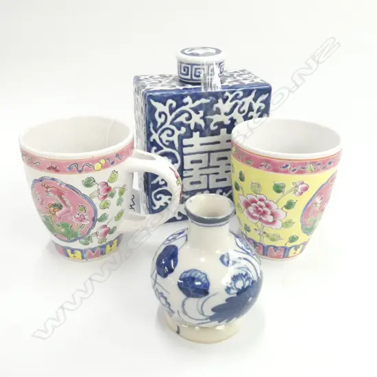 OLD CHINESE B+W TEA CADDY+ BOTTLE + 2 FAMILLE ROSE MUGS