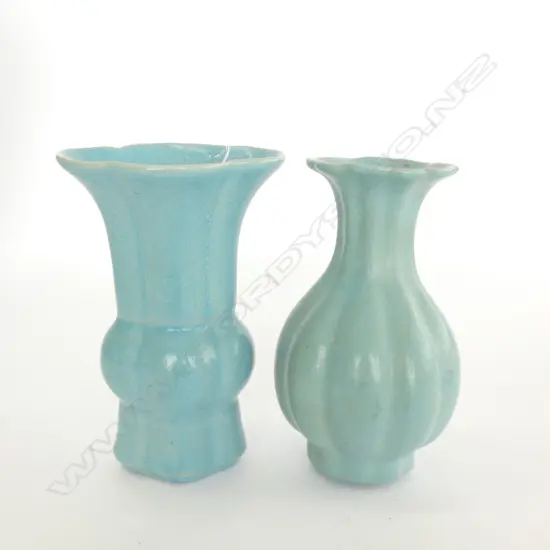 TWO CHINESE TURQUOISE GLAZED POTTERY VASES, TALLEST H.170MM