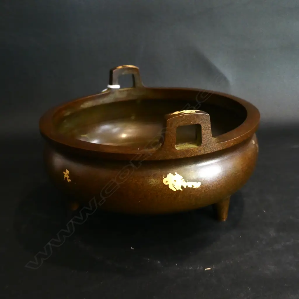 CHINESE BRONZE CENSER WTIH GOLD SPLASHES, 6 CHARACTER MARK UNDER BASE. Dia.15cm Image 1++