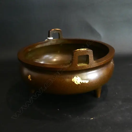 CHINESE BRONZE CENSER WTIH GOLD SPLASHES, 6 CHARACTER MARK UNDER BASE. Dia.15cm