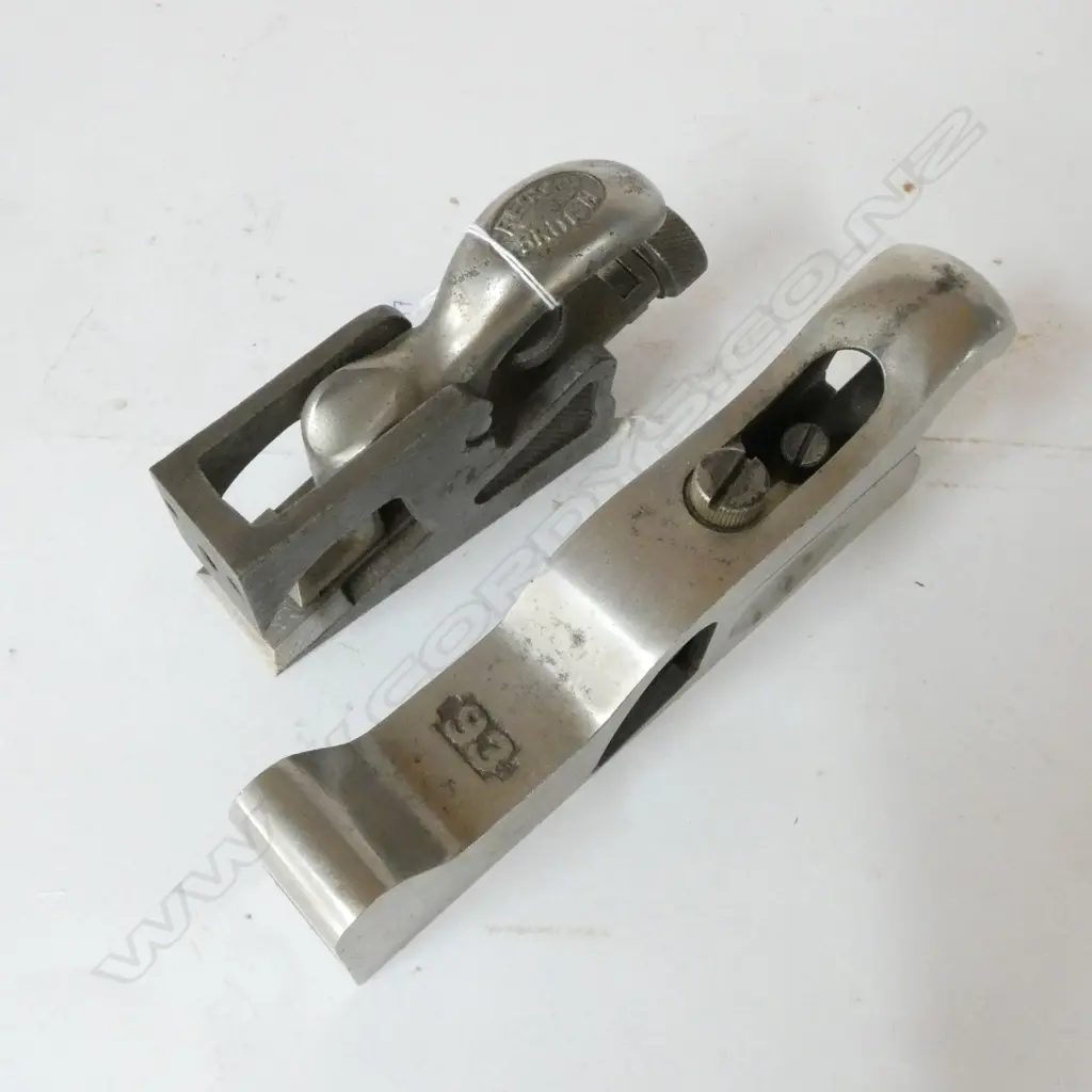 STANLEY No.93 CABINET MAKERS RABBET PLANE AND ALL STEEL RECORD PLANE Image 1++