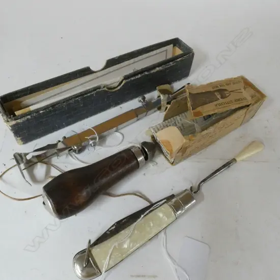 LGE CLASP KNIFE, NEVERIP LEATHER STITCHER, MARVEL EMBROIDERY MACHINE & IVORY HANDLED BUTTON HOOK (4)
