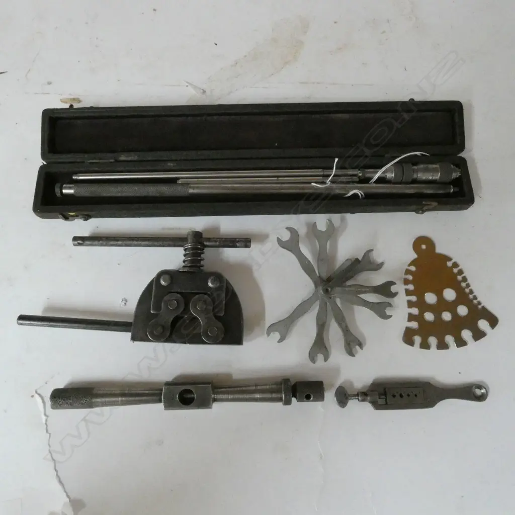 GOODALL-PRATT TUBULAR MICROMETER, T.N.C. TAPPING WRENCH, EBERFIELD MINI TAPPING WRENCH, WIRE GAUGE, MINI SPANNERS & VICE Image 1++
