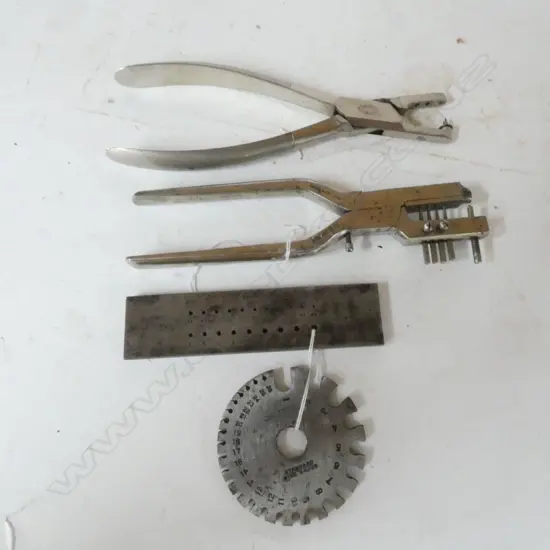 2 PR WATCHMAKER'S PLIERS, CIRCULAR STANDARD WIRE GAUGE & OBLONG FRENCH WIRE GAUGE (3)