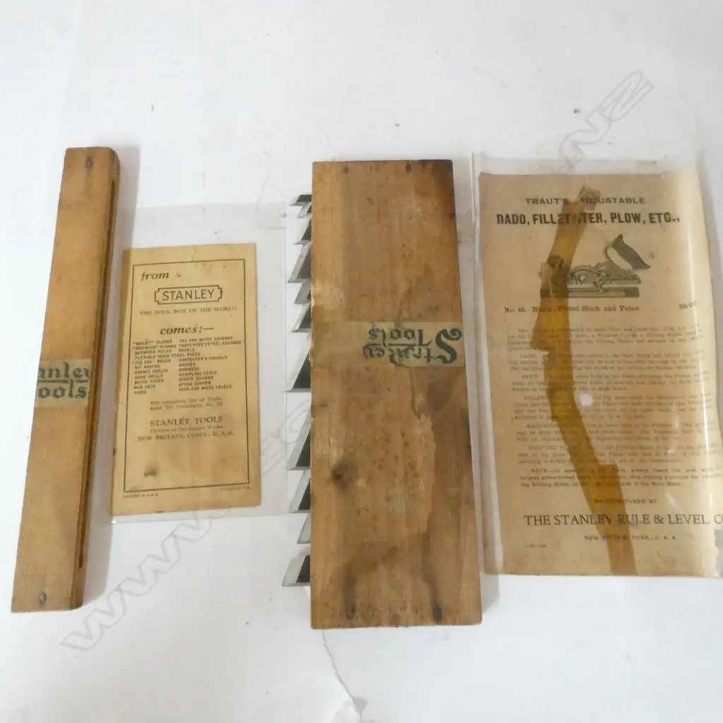 STANLEY NO. 141 PLOW / FILLESTER COMBINATION PLANE WITH COMPLETE SET BLADES + INSTRUCTIONS Image 1++