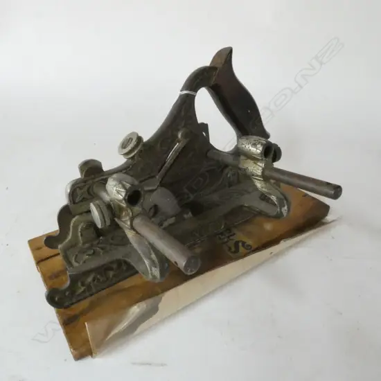 STANLEY NO. 141 PLOW / FILLESTER COMBINATION PLANE WITH COMPLETE SET BLADES + INSTRUCTIONS