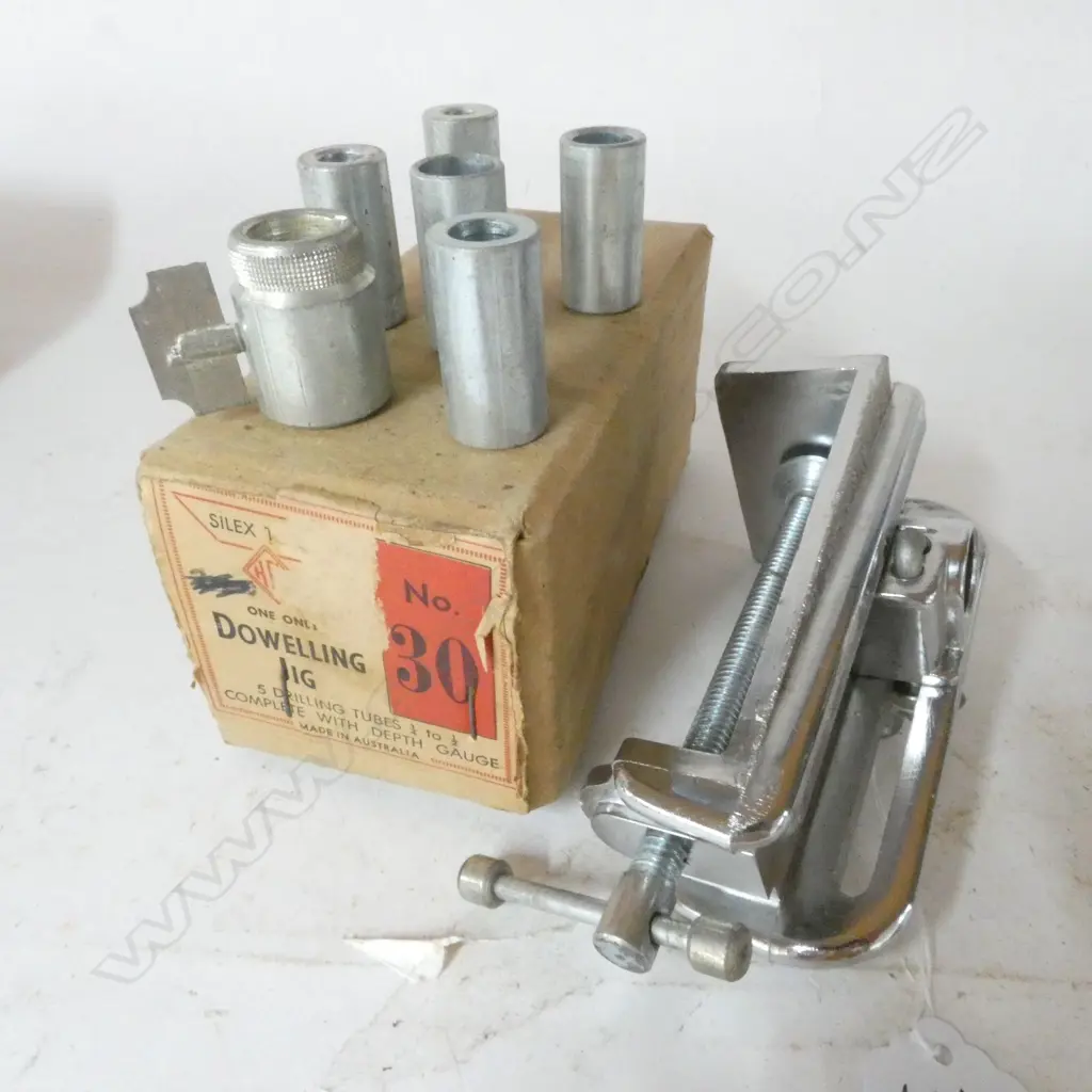 DISSTON No.10 SAW SET TOOL, SILEX DOWELLING JIG, ADAMS ALL-PURPOSE LEVEL & BRASS 4½" SELF-LOCKING PLUG (3) Image 1++