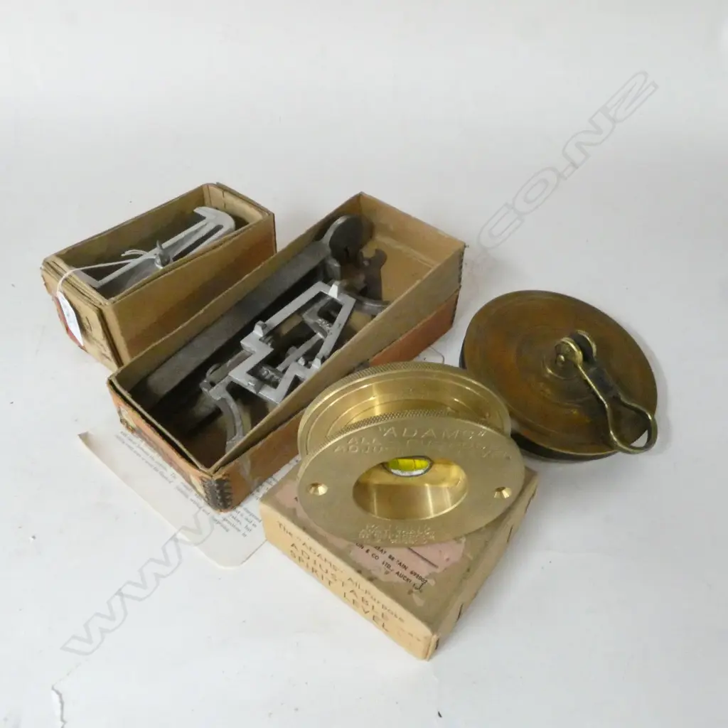 DISSTON No.10 SAW SET TOOL, SILEX DOWELLING JIG, ADAMS ALL-PURPOSE LEVEL & BRASS 4½" SELF-LOCKING PLUG (3) Image 1++