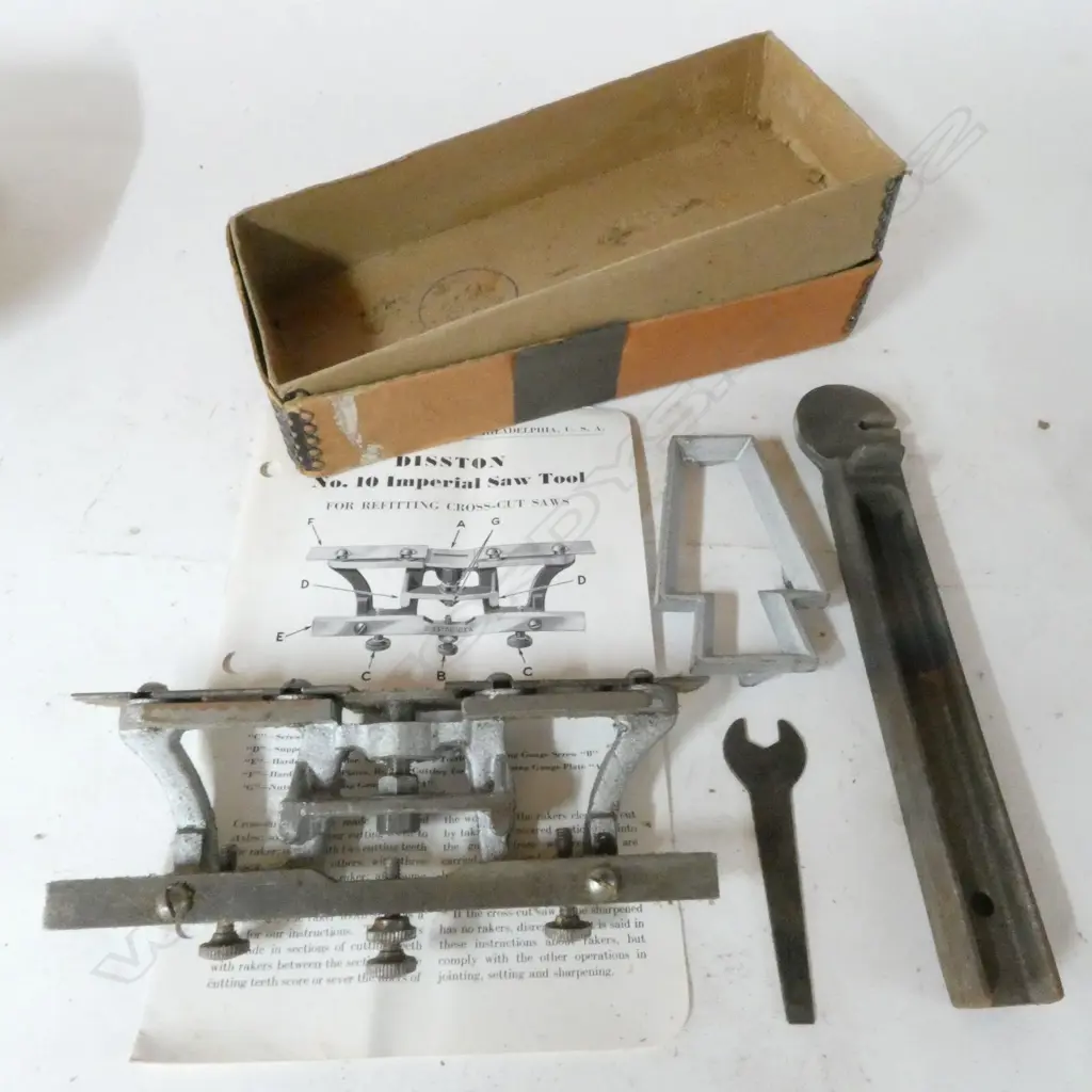 DISSTON No.10 SAW SET TOOL, SILEX DOWELLING JIG, ADAMS ALL-PURPOSE LEVEL & BRASS 4½" SELF-LOCKING PLUG (3) Image 1++
