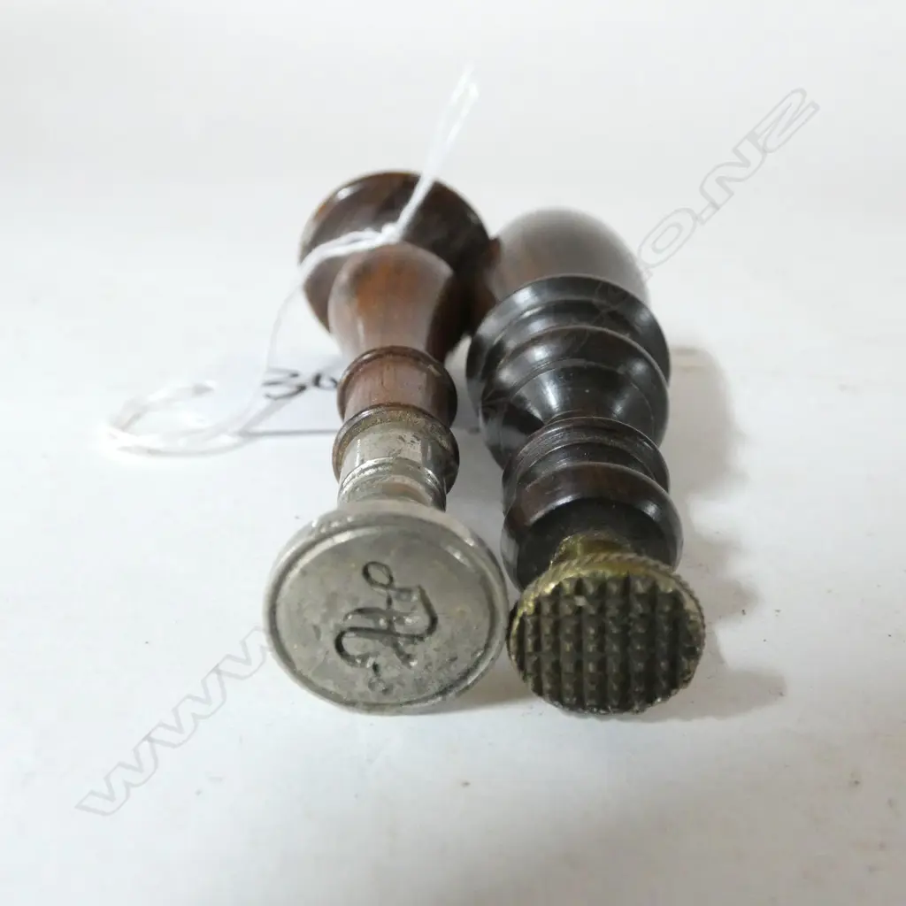 2 WAX SEAL STAMPS Image 1++