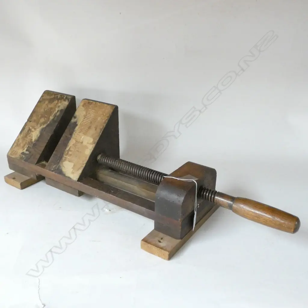 OLD WOODEN VICE WITH WOODEN SCREW  Image 1++
