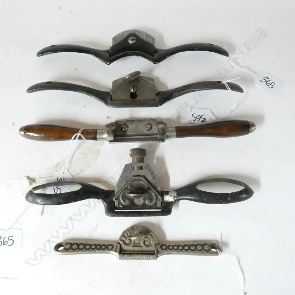 5 VARIOUS SPOKESHAVES Image 1++