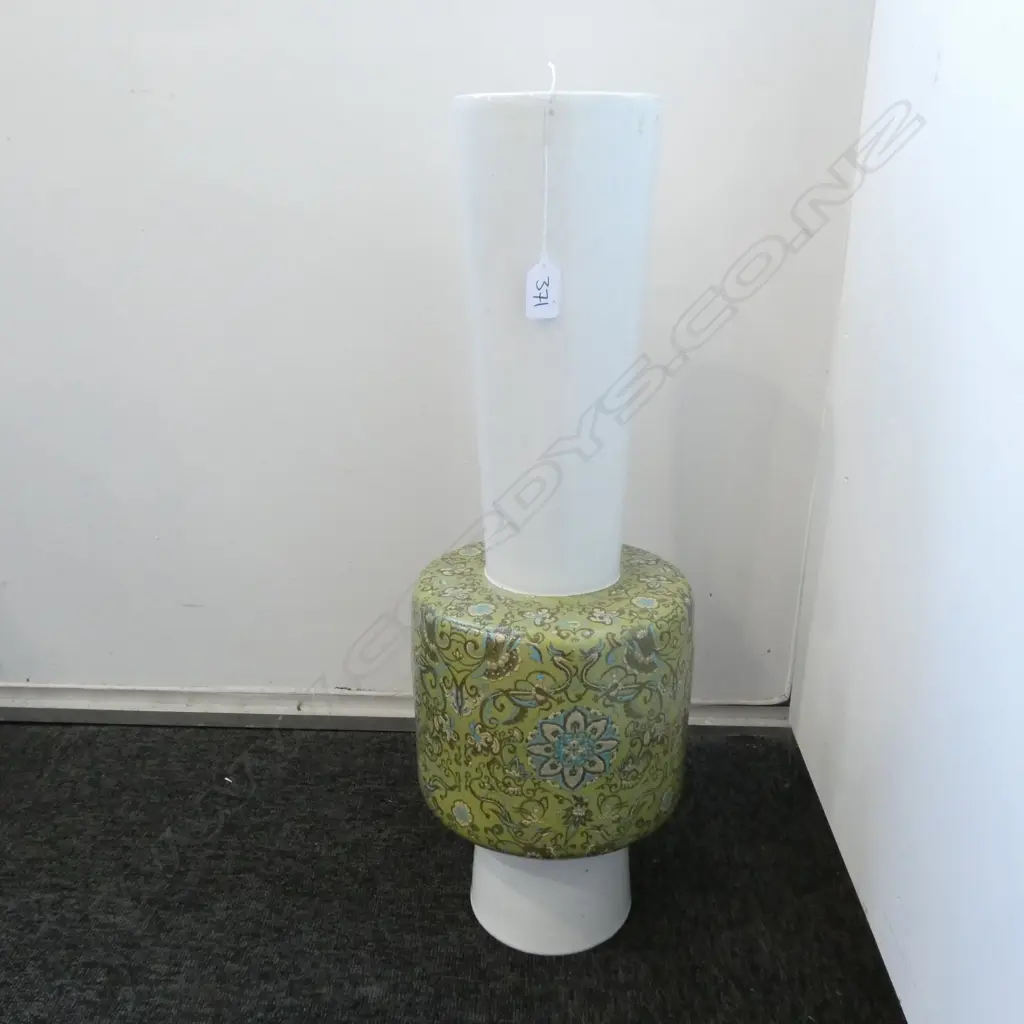 CONTEMPORARY CHINESE VASE H. 640MM  Image 1++