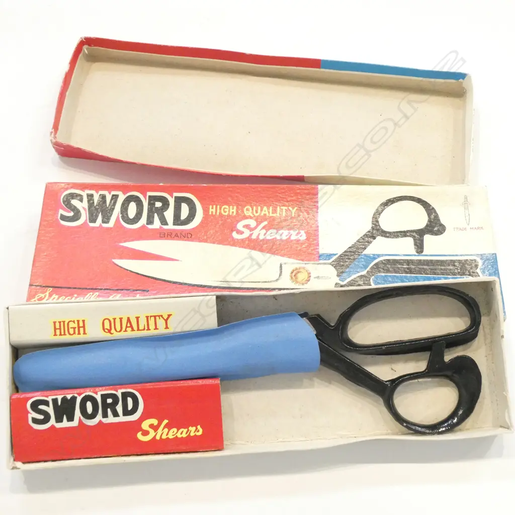 PR OF VINTAGE DRESS MARKERS SHEARS BOXED Image 1++