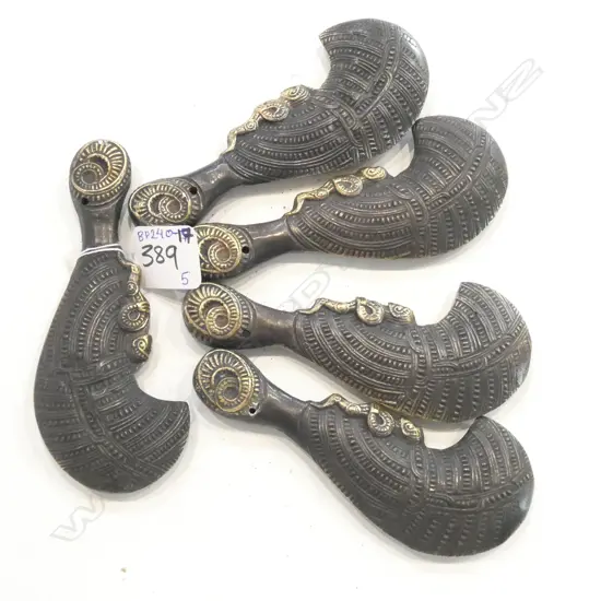 5 BRONZE PATUS
