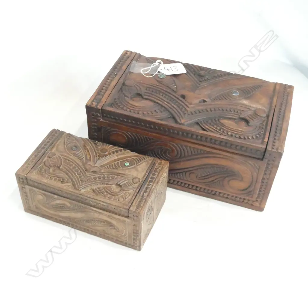 2 CARVED WOODEN MAORI BOXES L. 155MM Image 1++