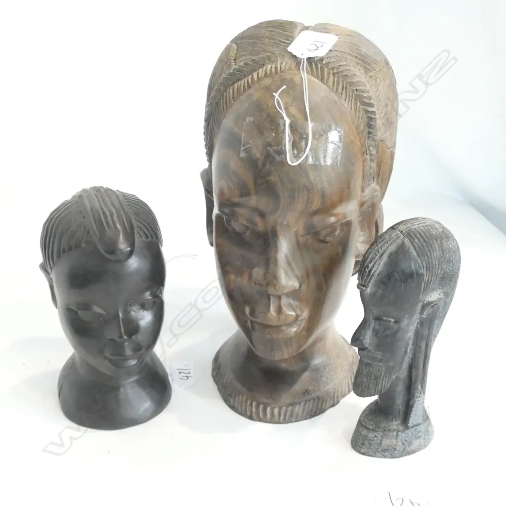 3 CARVED WOODEN AFRICAN HEADS H. 250MM Image 1++