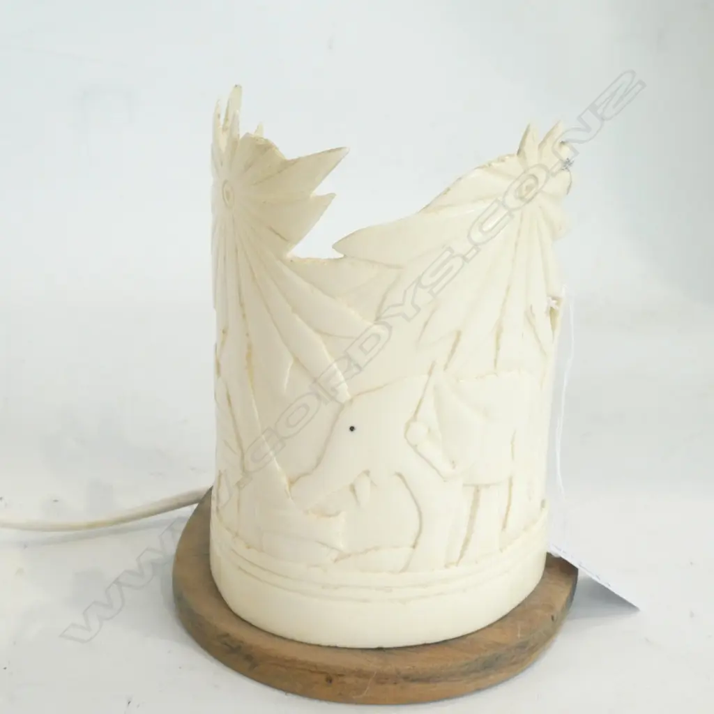 IVORY LAMP Image 1++
