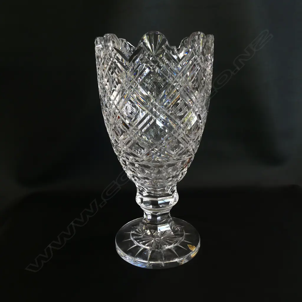 LARGE CUT CRYSTAL VASE Image 1++