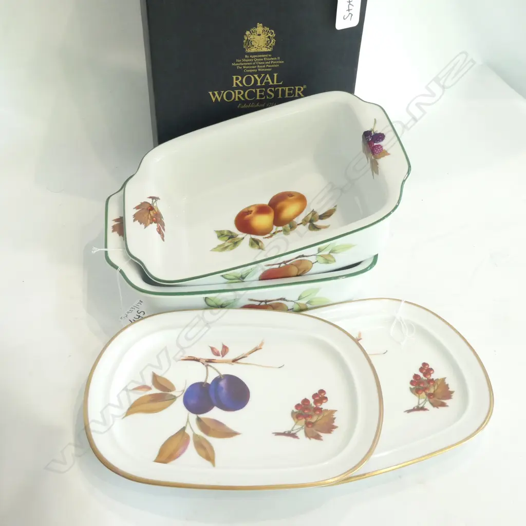 2 EVESHAM BOWLS + 2 DISHES Image 1++